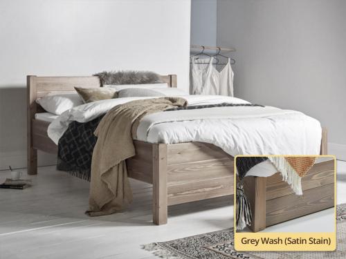 The Kings Bed grey wash