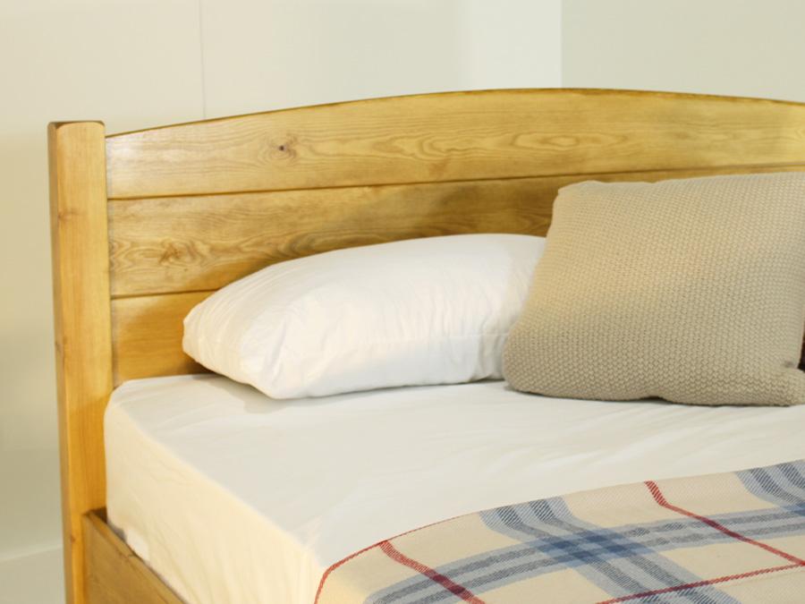 traditional country bed wooden headboard